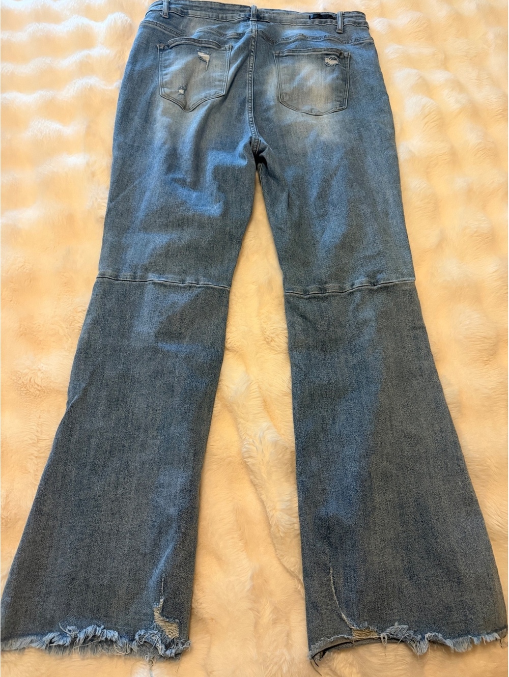 Risen Women's 3XL Light Blue Distressed Flared Jeans - Picture 7 of 8